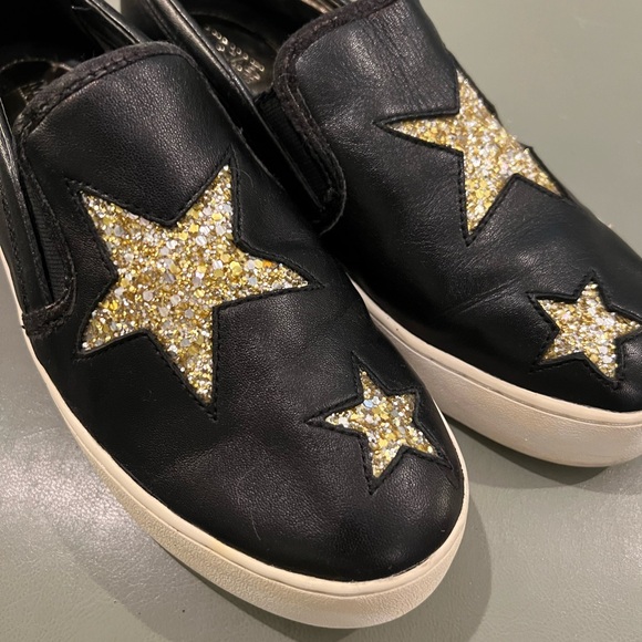 MICHAEL KORS leather stacked sole slip on flats. 🖤💛🤍 - Picture 4 of 6